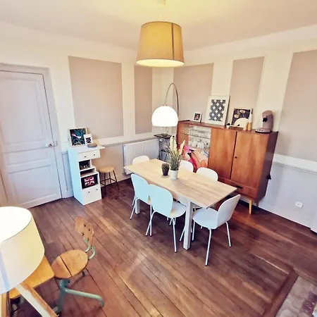 Maison Vanier - Duplex - Centre-ville - Mon Groom בית נופש טרואה