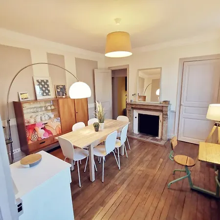 Maison Vanier - Duplex - Centre-ville - Mon Groom Holiday home